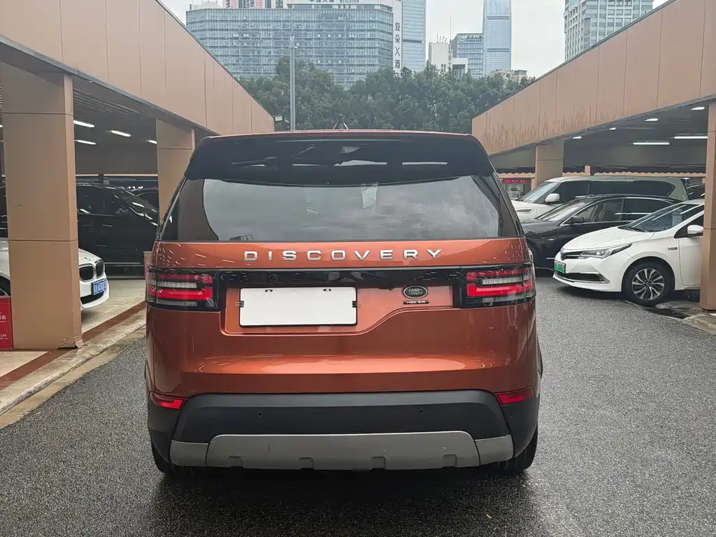 Land Rover Discovery 2017 — фото 9