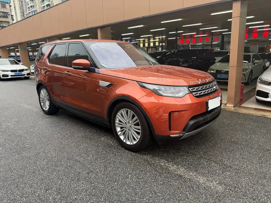 Land Rover Discovery 2017 — фото 16