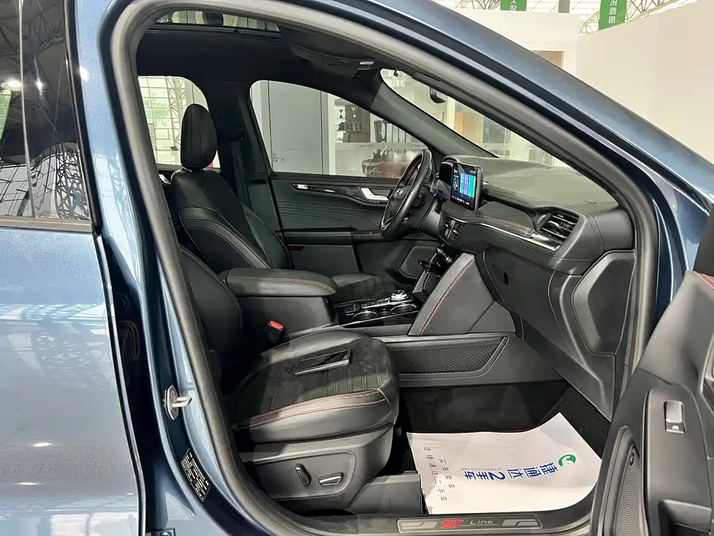 Ford Escape 2020 — фото 12