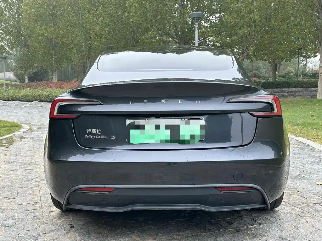 Tesla Model 3 2025 — фото 3