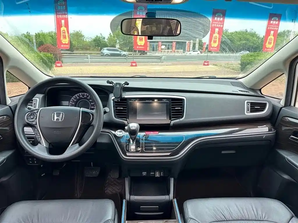 Honda Odyssey 2018 — фото 9
