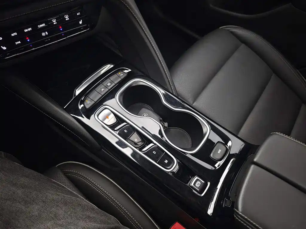 Buick Envision Plus 2023 — фото 22
