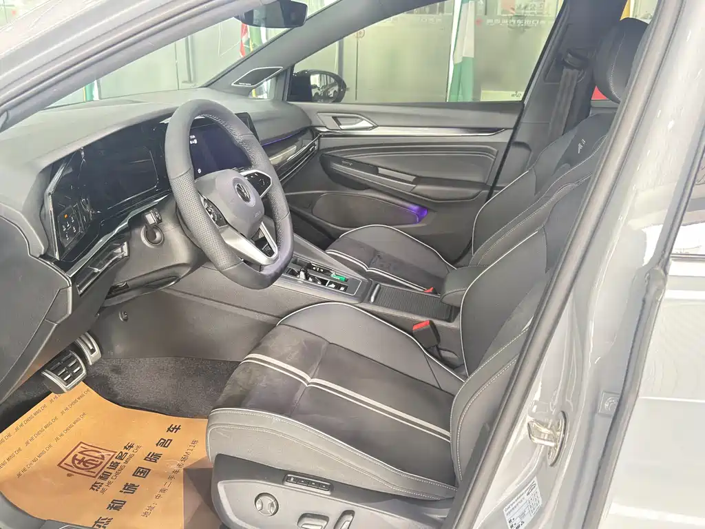Volkswagen Golf 2021