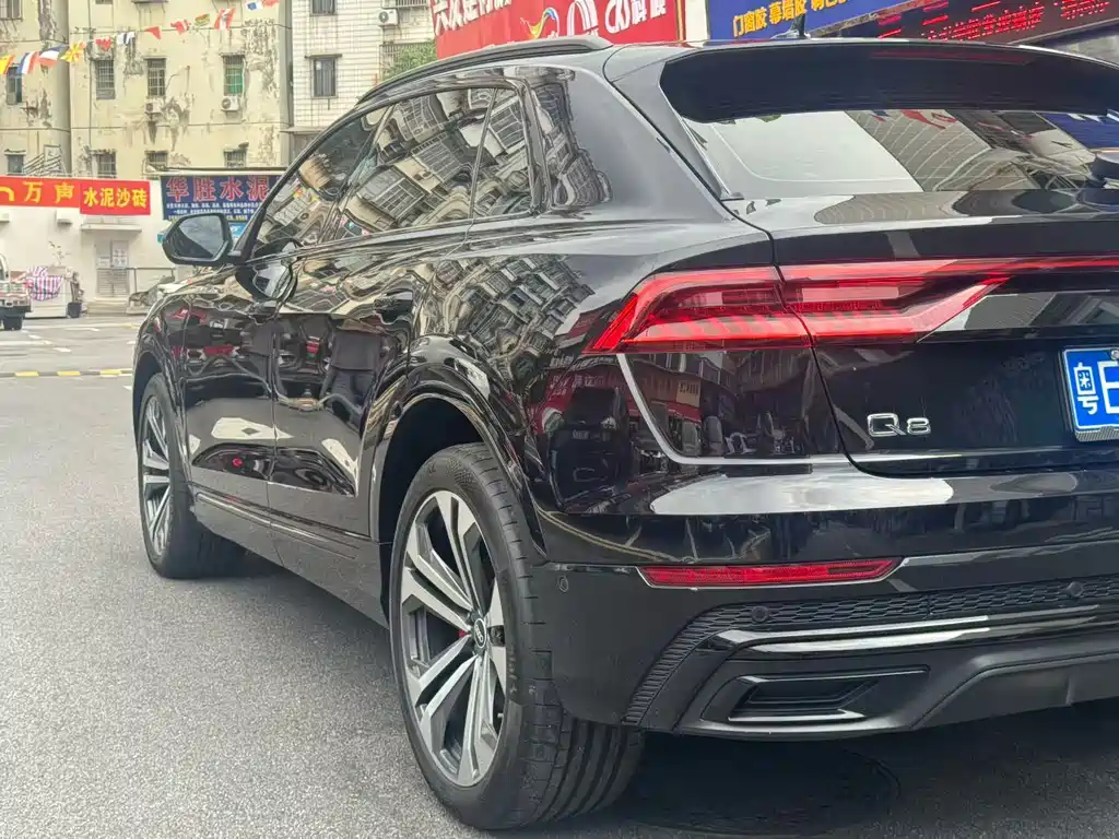 Audi Q8 2021 — фото 9