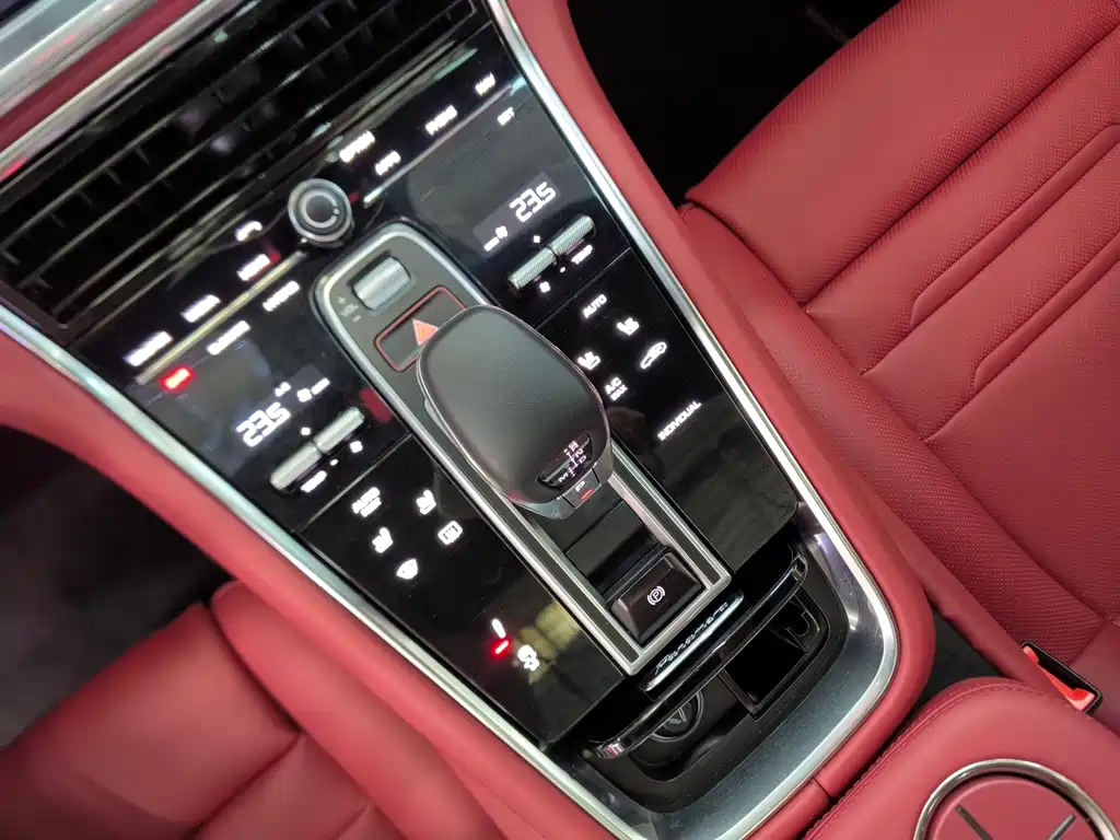 Porsche Panamera Hybrid 2018 — фото 13