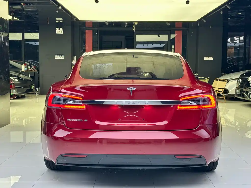 Tesla Model S 2016 — фото 5