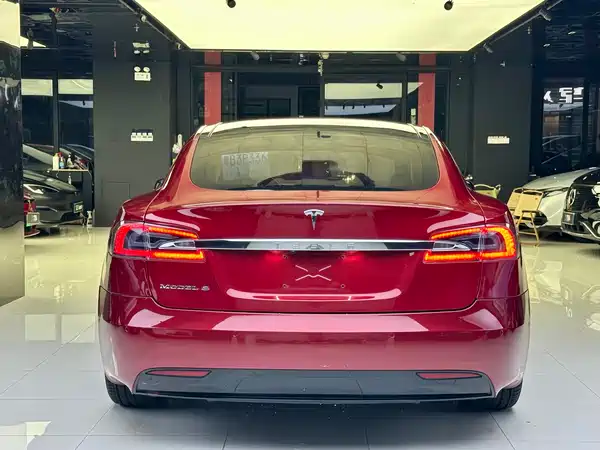 Tesla Model S 2016