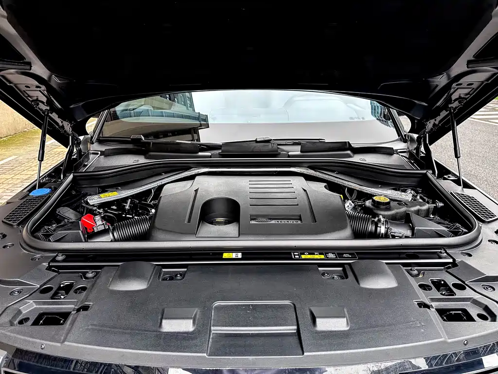 Land Rover Sport 2023 — фото 18