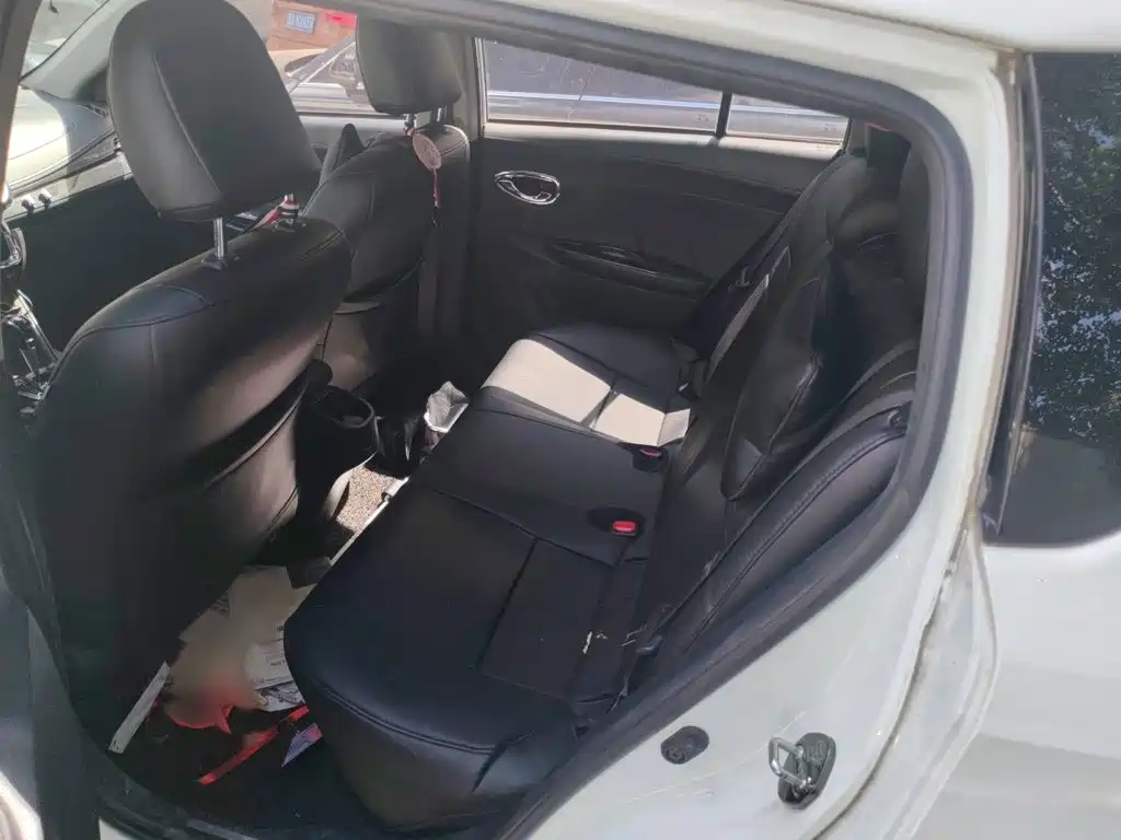 Toyota Yaris L 2019 — фото 14