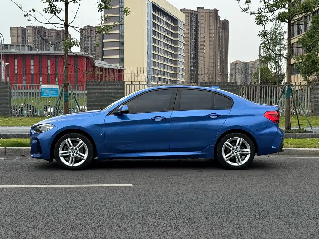 BMW 1 Series 2020 — фото 16