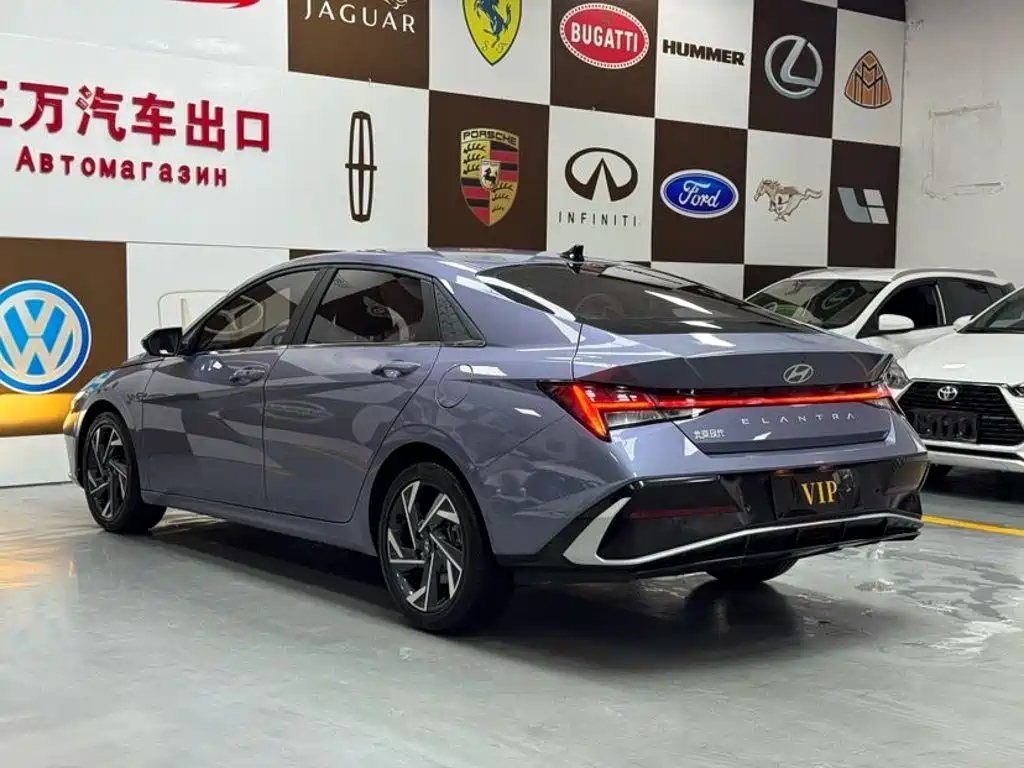 Hyundai Elantra 2023