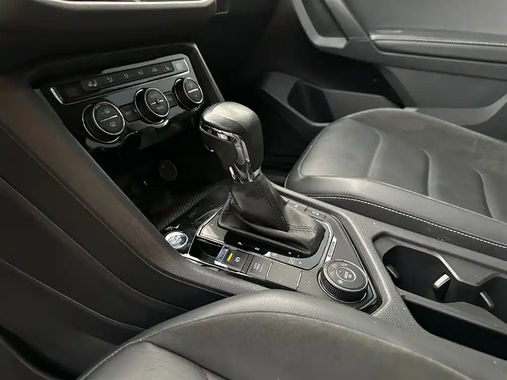 Volkswagen Tiguan L 2019 — фото 15