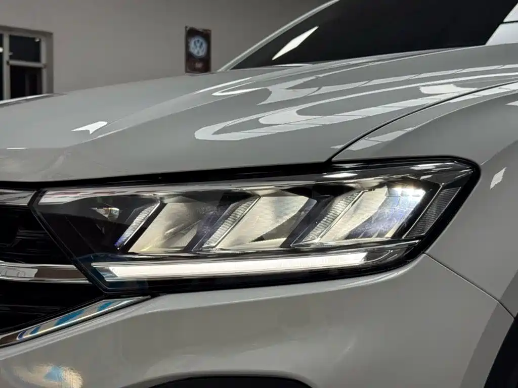 Volkswagen T-Roc 2023 — фото 21