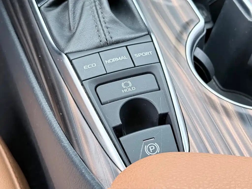 Toyota Camry 2021 — фото 13