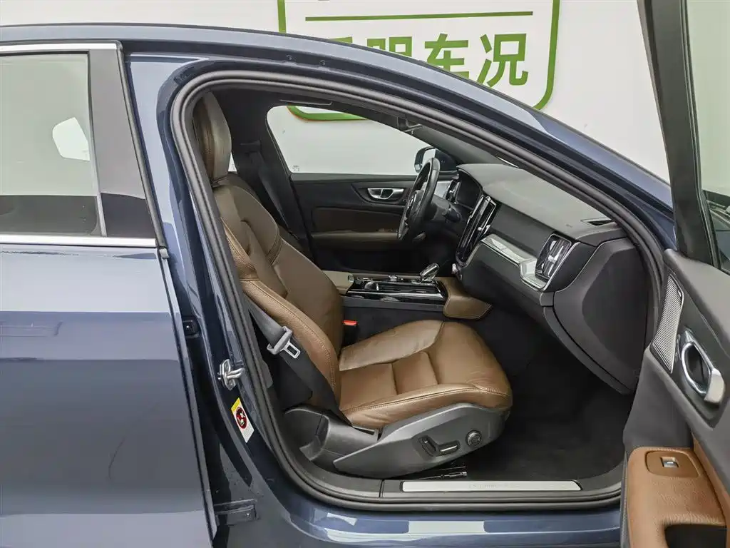 Volvo S60 PHEV 2022 — фото 23