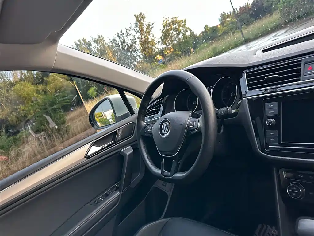Volkswagen Tiguan L 2019 — фото 19