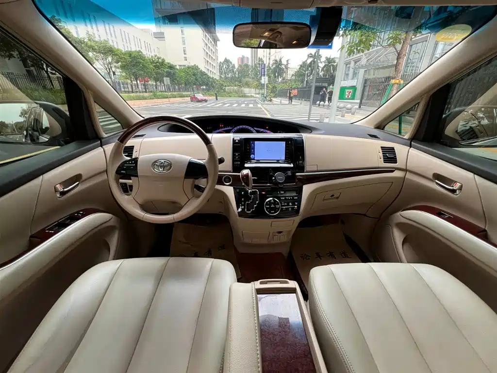 Toyota Previa 2018 — фото 5