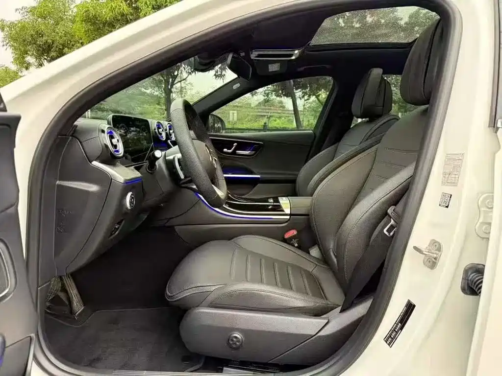 Mercedes-Benz C-Class 2024