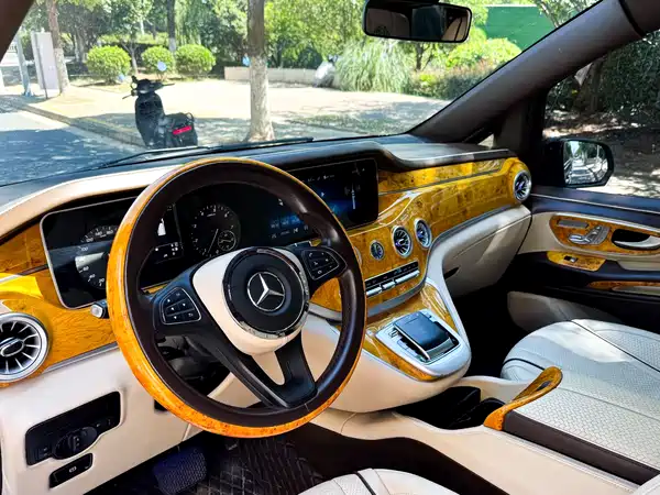 Mercedes-Benz Vito 2023