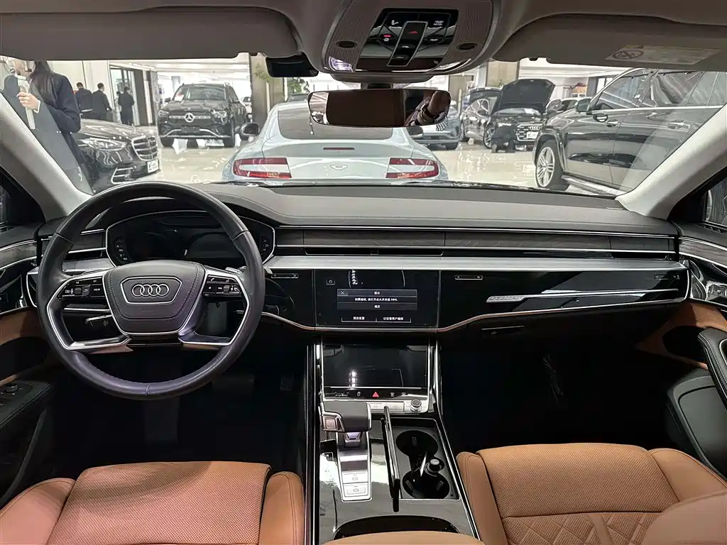 Audi A8 2023 — фото 13
