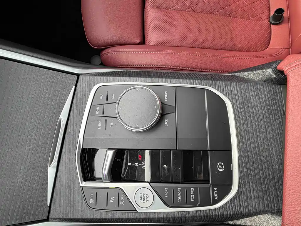 BMW 3 Series 2025 — фото 15