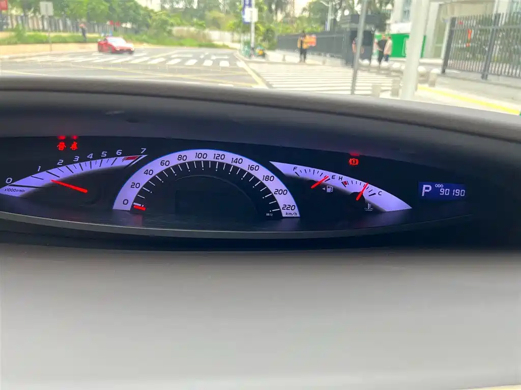 Toyota Previa 2018 — фото 6
