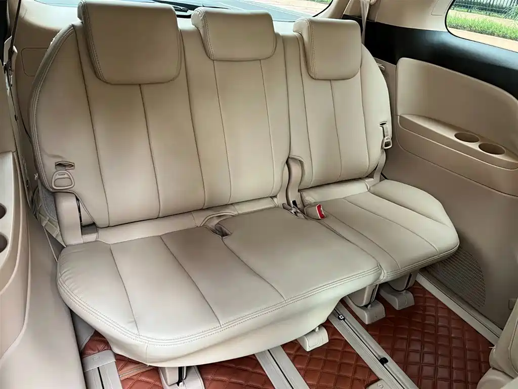 Toyota Previa 2018 — фото 21