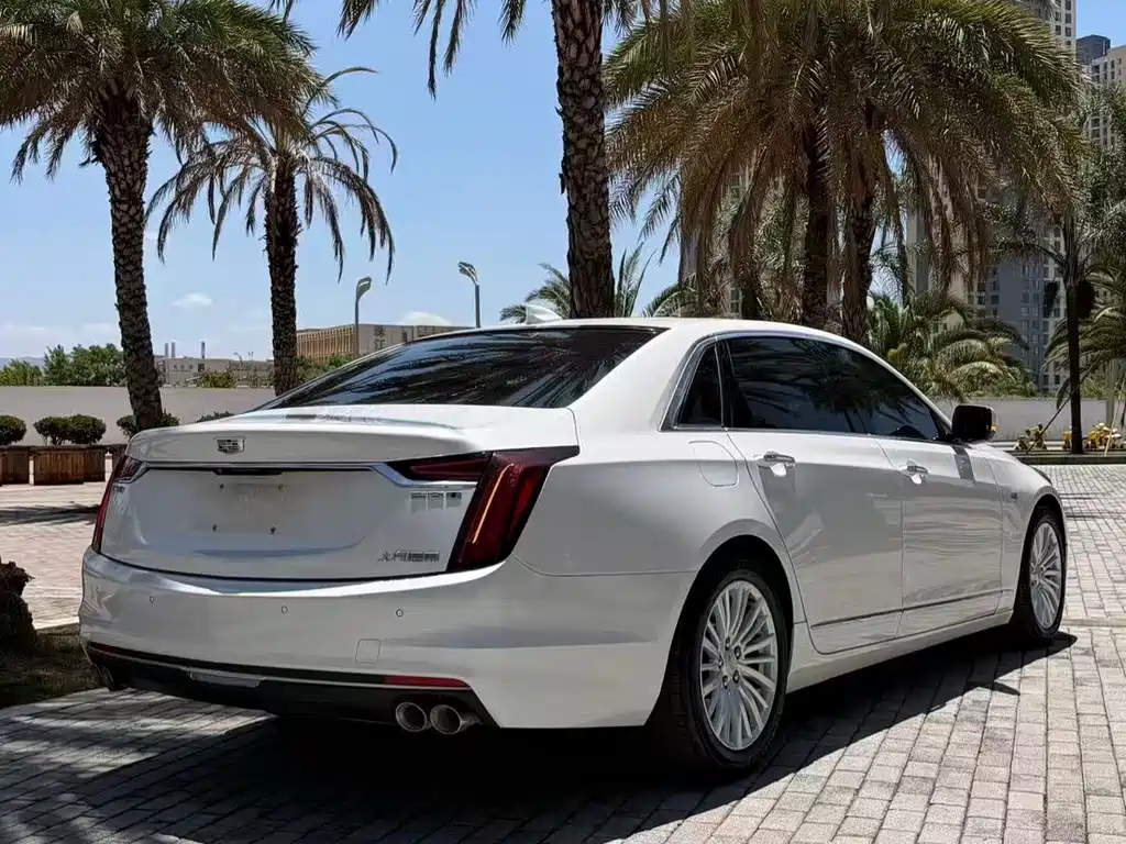 Cadillac CT6 2022 — фото 6