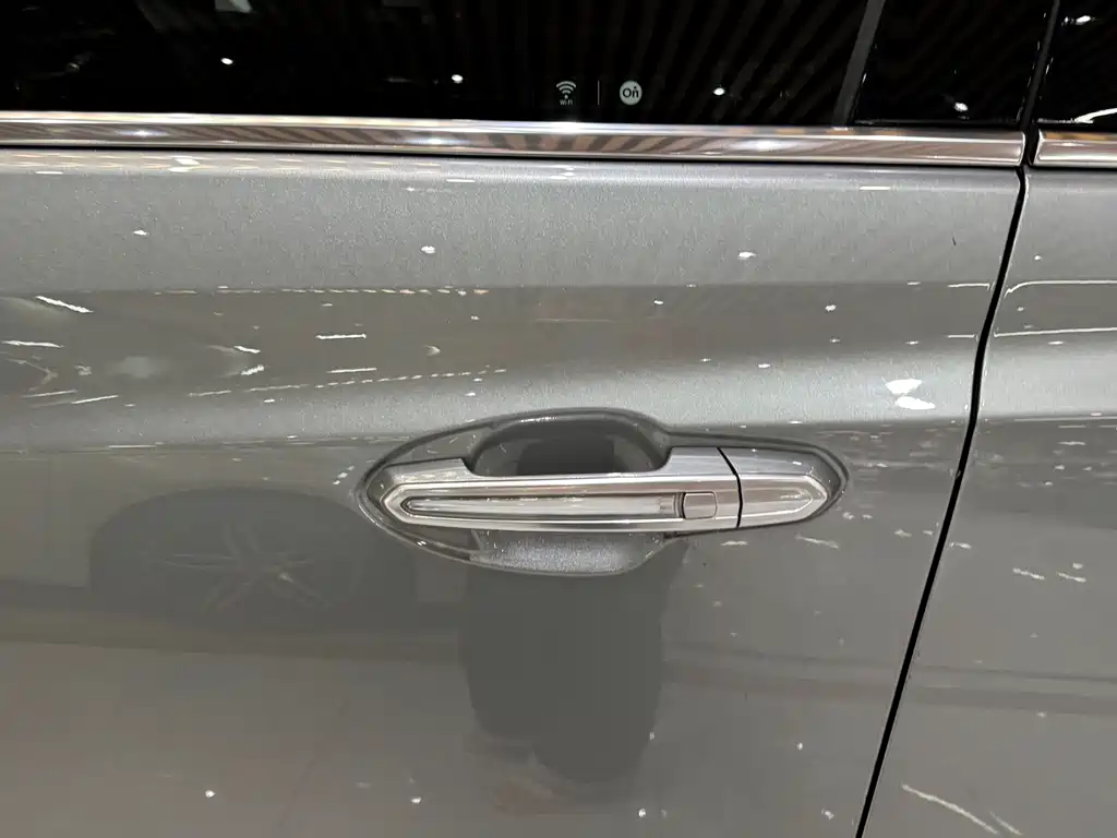 Cadillac XT5 2023 — фото 10