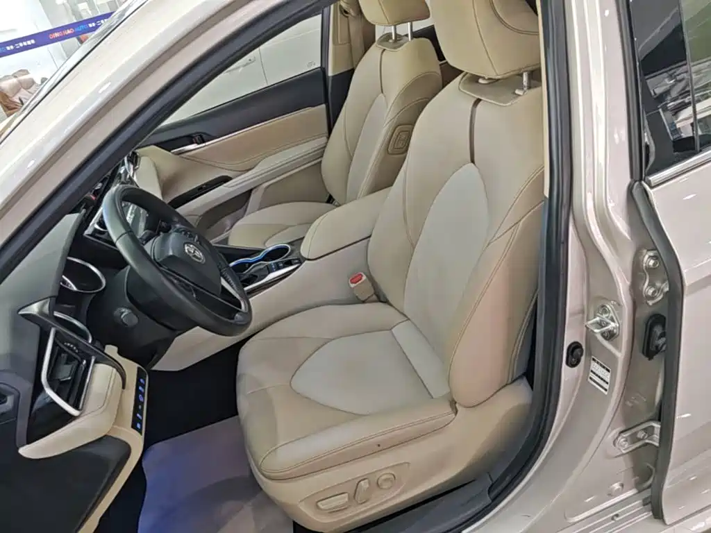 Toyota Camry 2021 — фото 15
