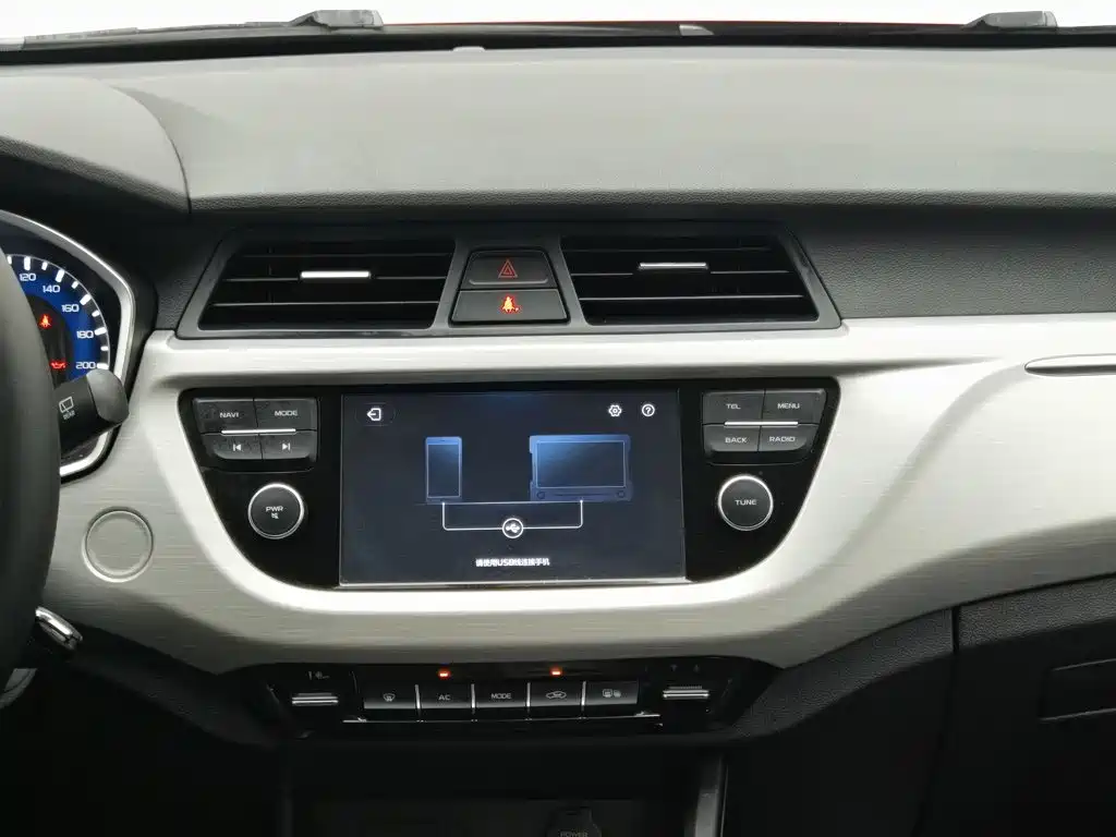 Geely Vision X3 2019 — фото 12