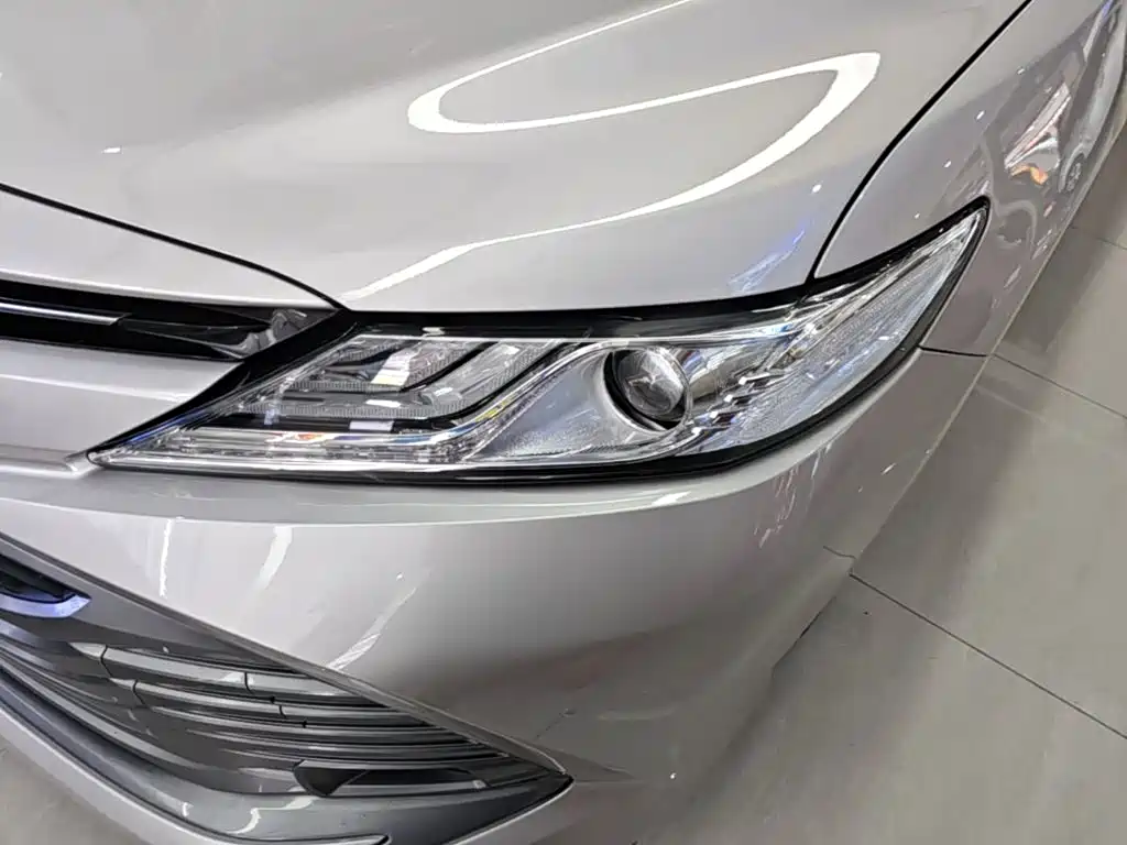 Toyota Camry 2021 — фото 24