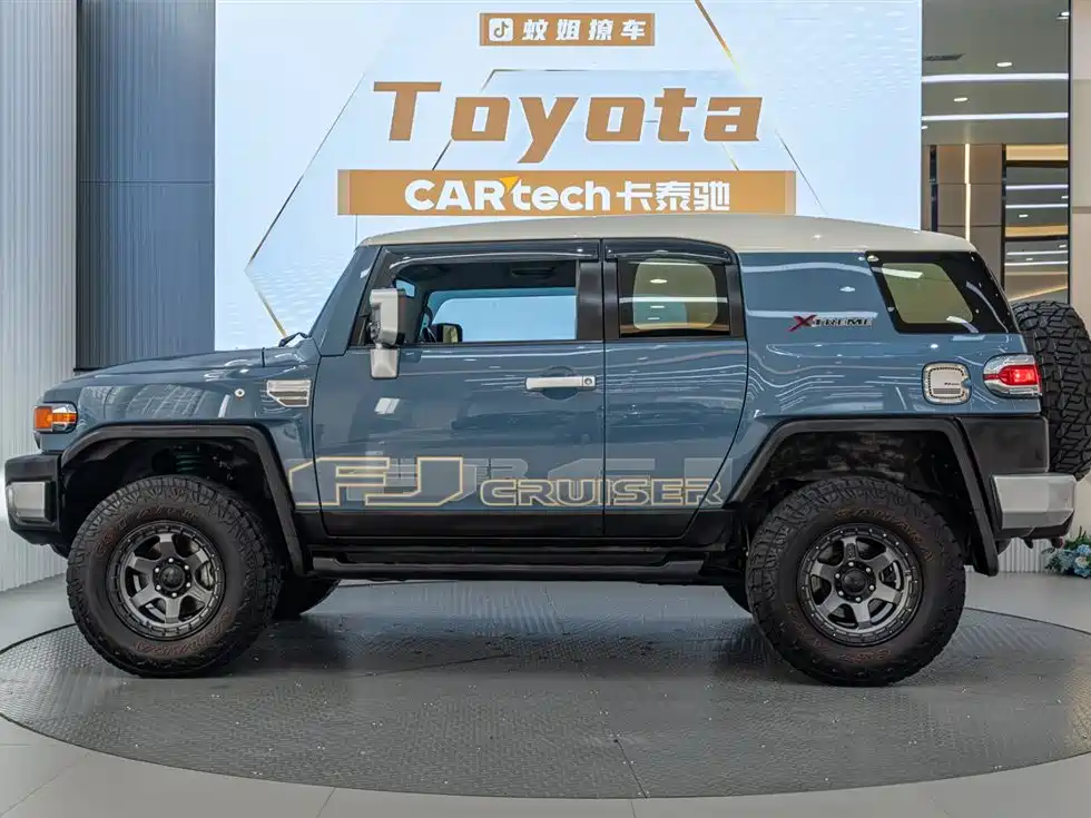 Toyota FJ Cruiser 2020 — фото 3