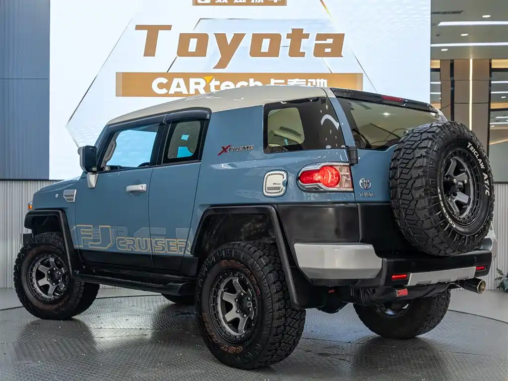 Toyota FJ Cruiser 2020 — фото 4