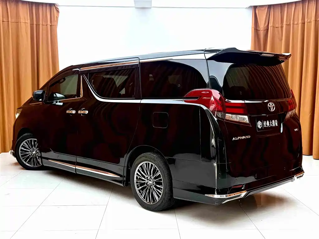 Toyota Alphard 2017 — фото 6
