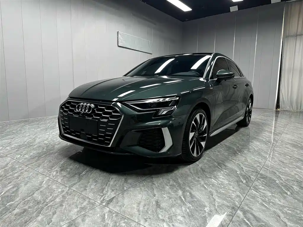 Audi A3 2023 — фото 1