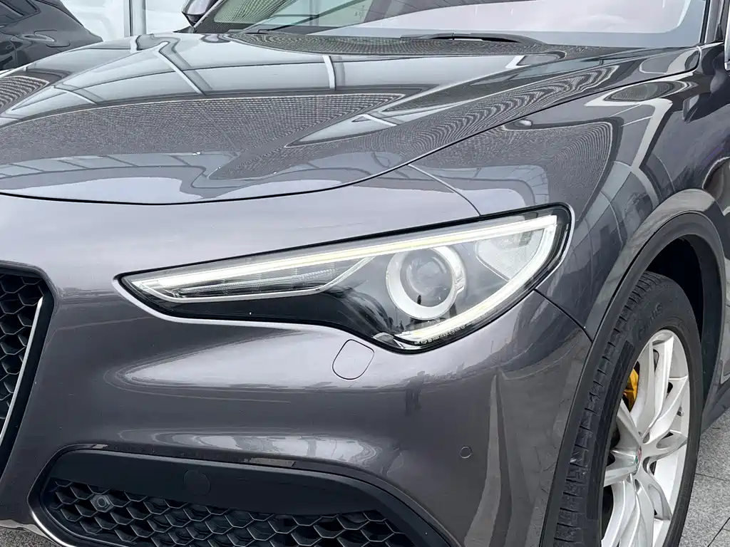 Alfa Romeo Stelvio 2018 — фото 3
