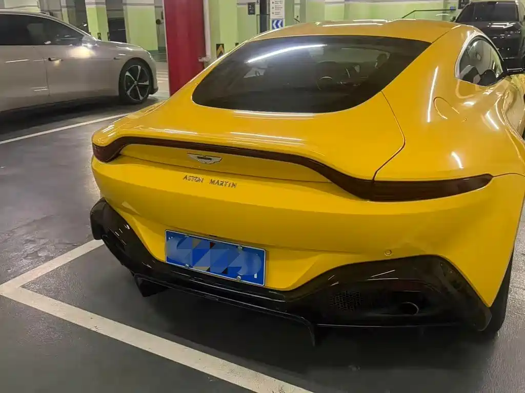 Aston Martin V8 Vantage 2019 — фото 6