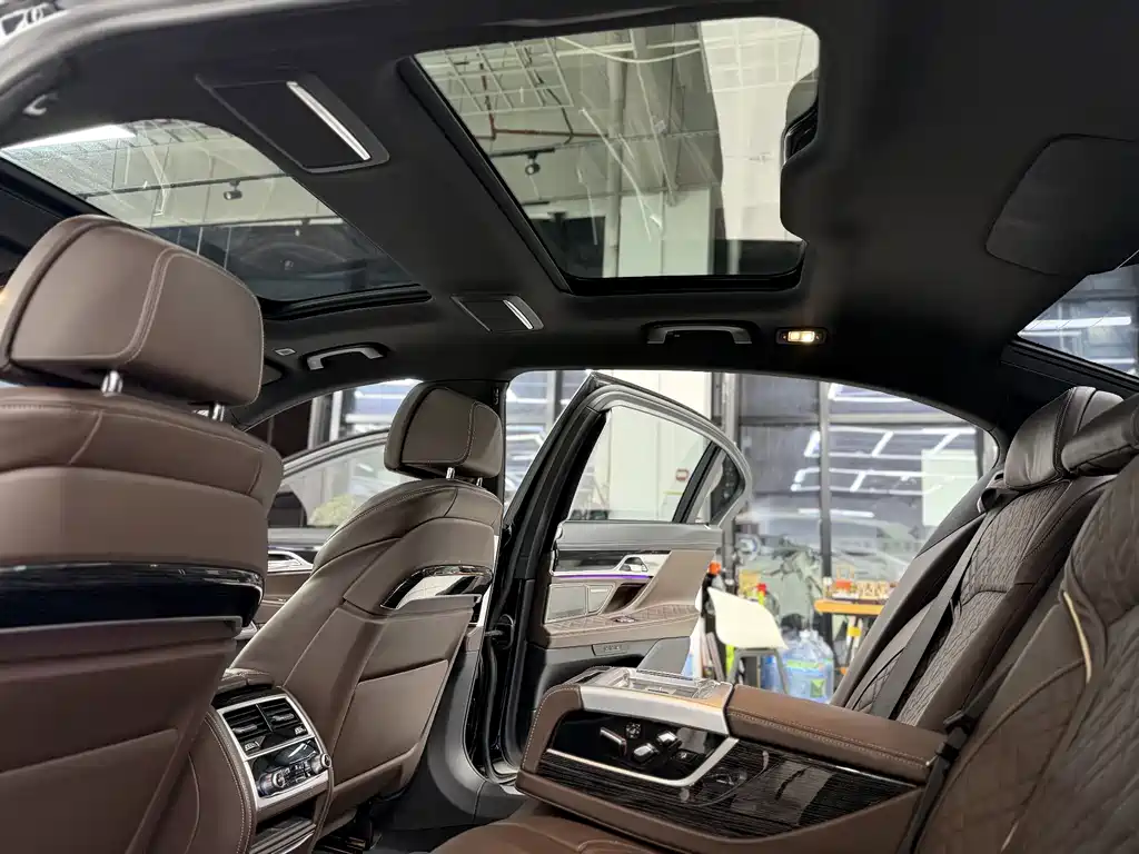 BMW 7 Series 2021 — фото 14