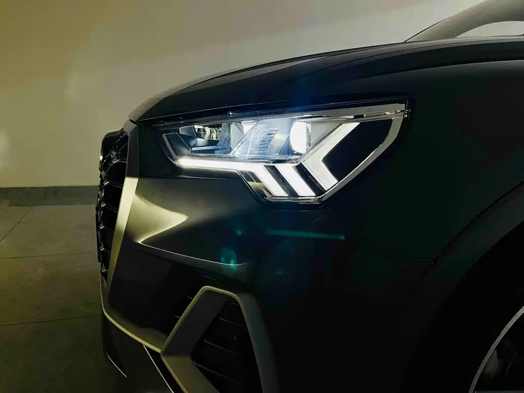 Audi Q3 2020 — фото 15