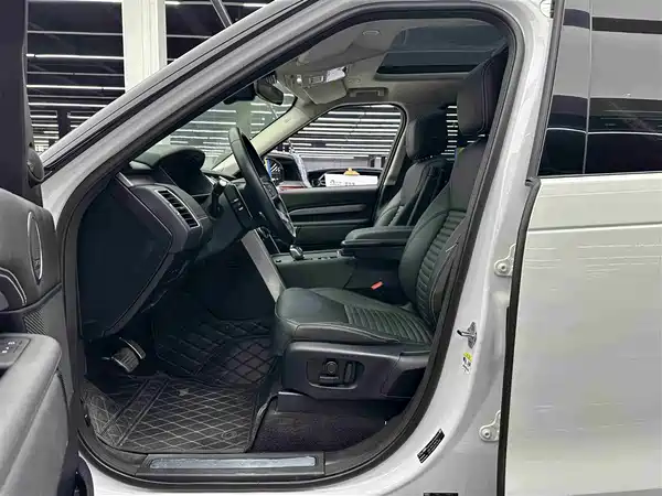Land Rover Discovery 2024