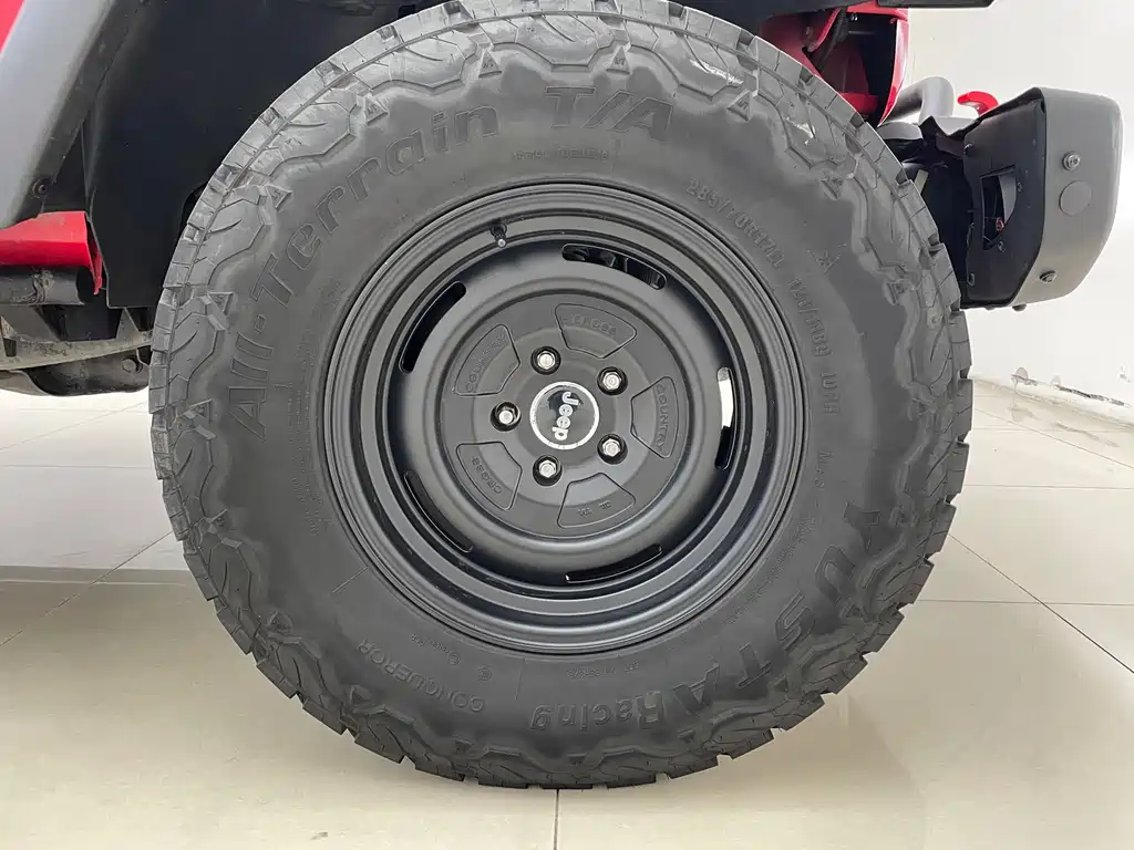 Jeep Wrangler 2017 — фото 20