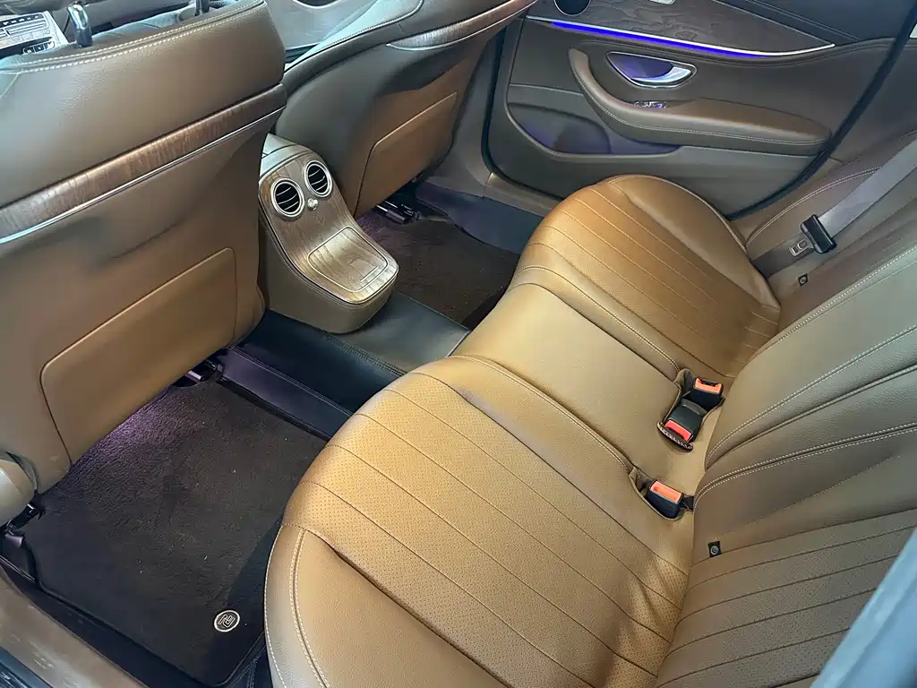 Mercedes-Benz E-Class 2021 — фото 12