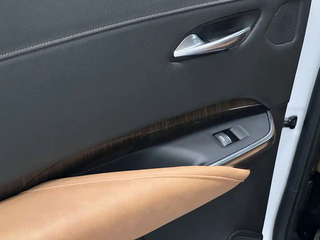 Cadillac XT4 2022 — фото 22
