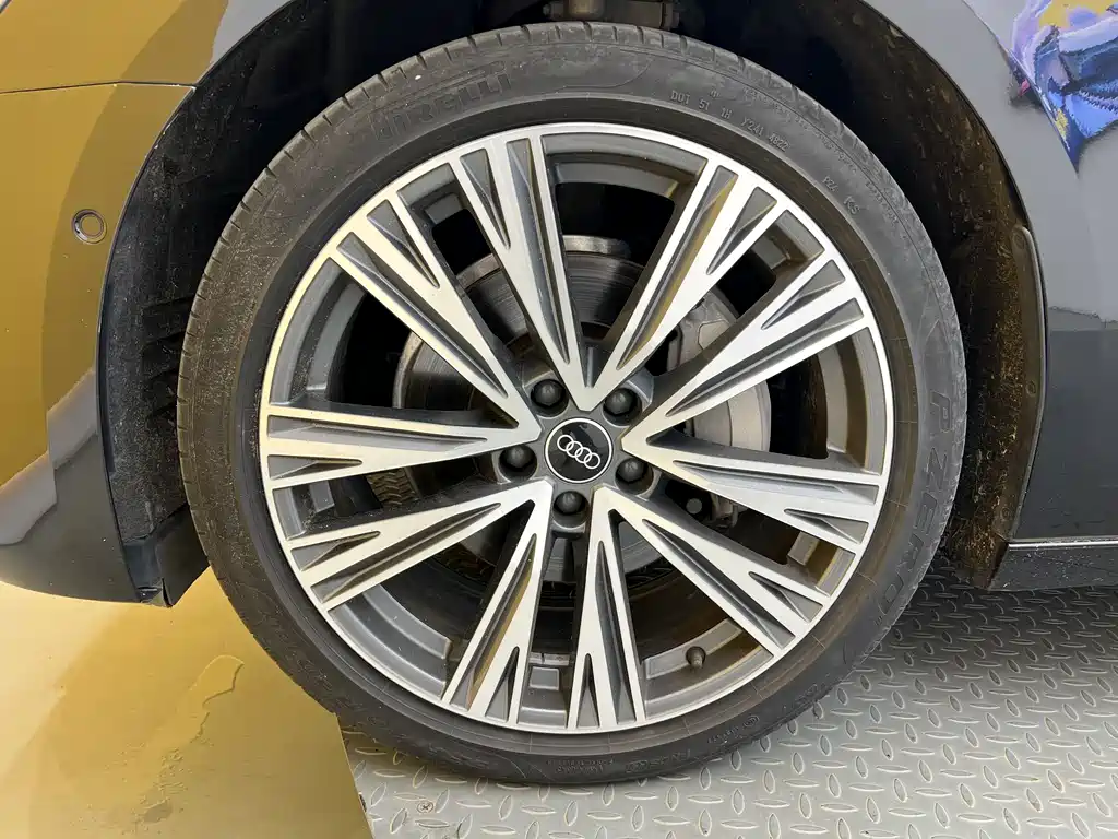 Audi A6L 2023 — фото 28