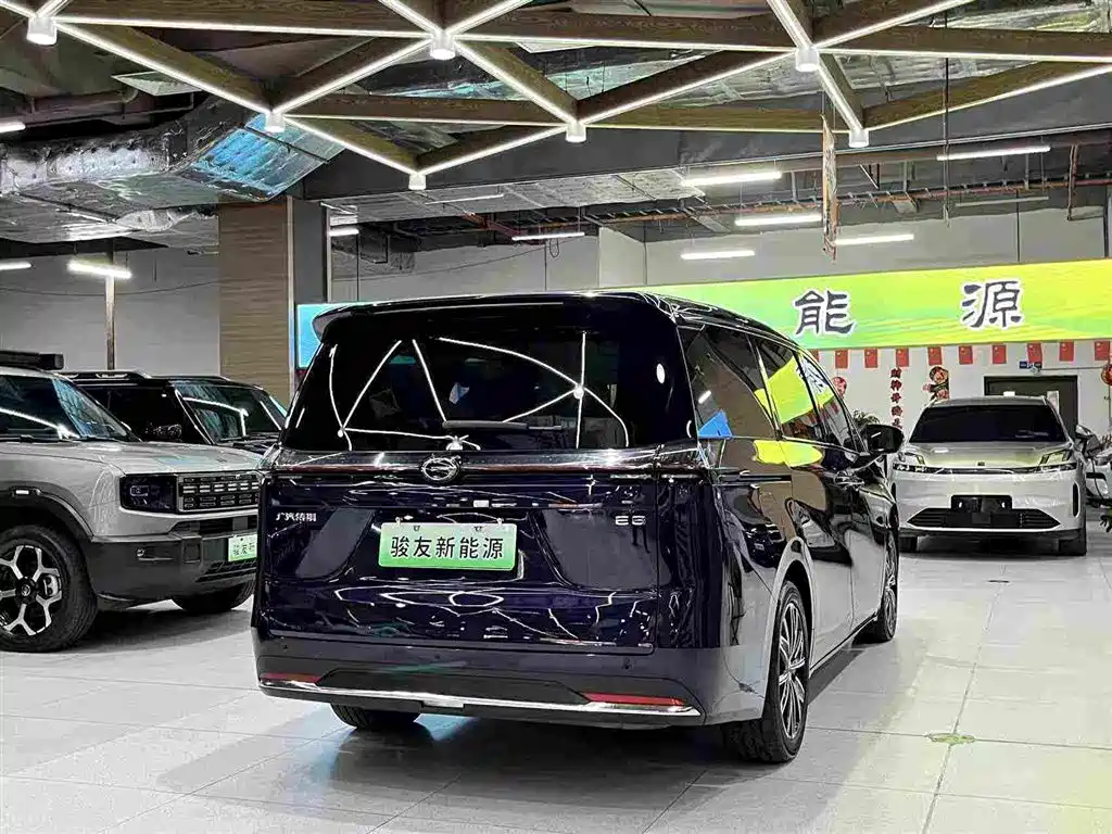 GAC Motor E8 PHEV 2024 — фото 5
