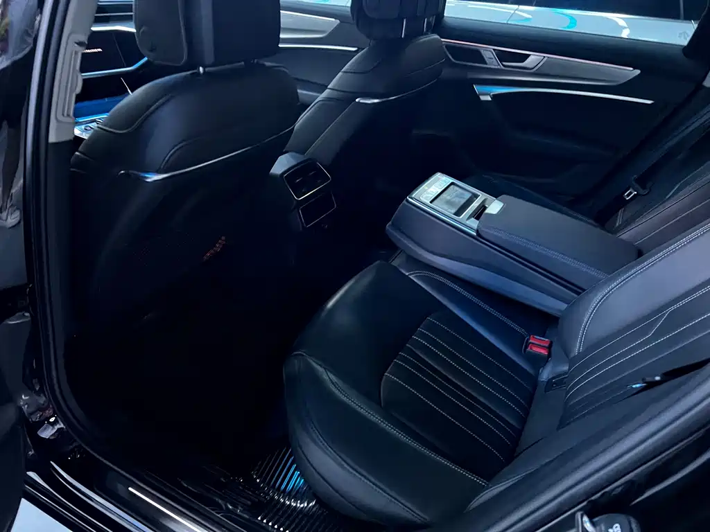 Audi A6L 2023 — фото 13