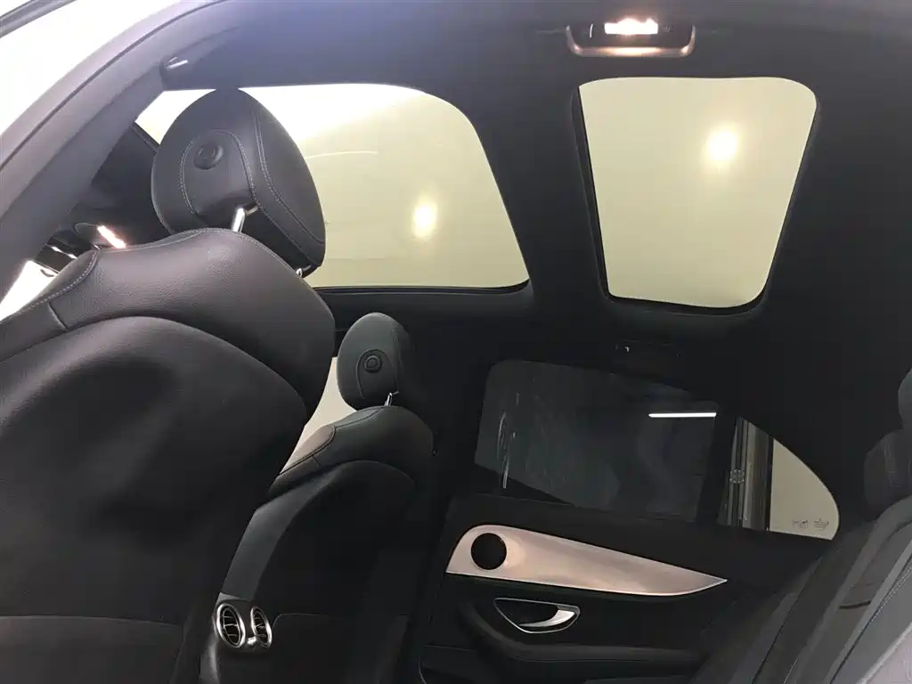 Mercedes-Benz E-Class 2020 — фото 10