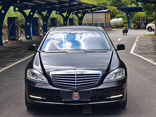 Mercedes-Benz S-Class 2010