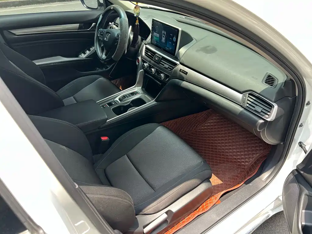 Honda Accord 2019 — фото 17